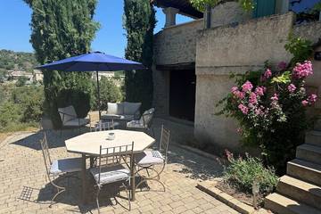 Gîte pour 4 personnes, avec balcon, animaux acceptés à Niozelles