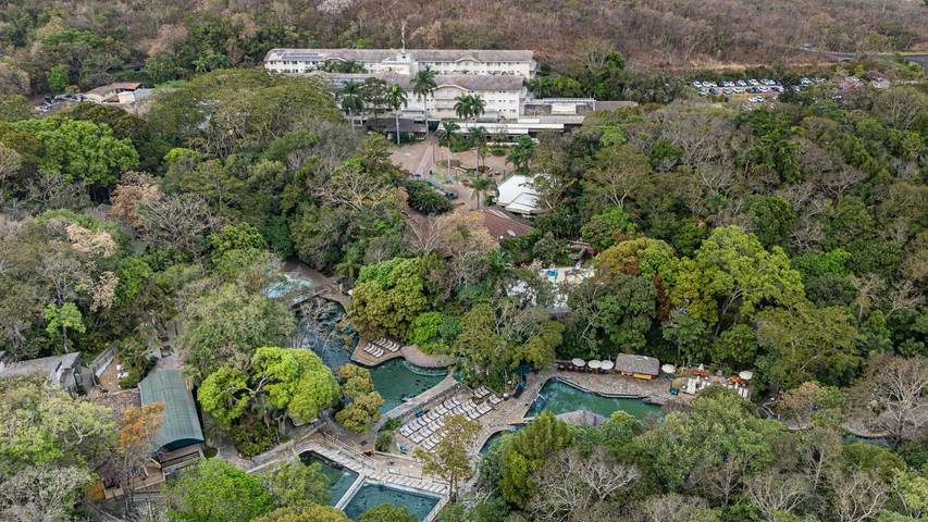 Casas e apartamentos de temporada para 2 pessoas, com piscina e jardim e ainda piscina infantil and sauna em Rio Quente