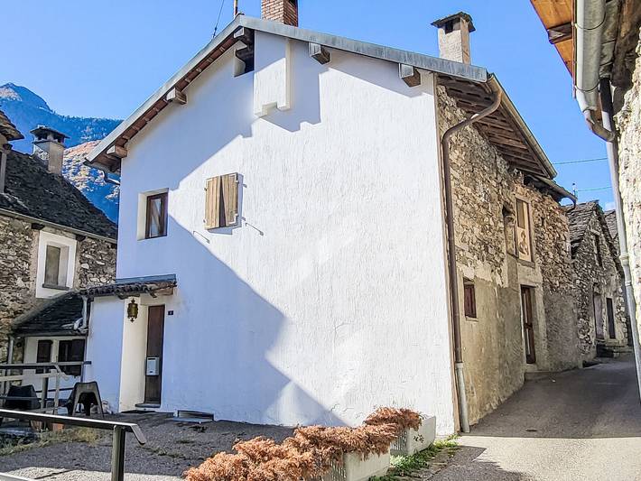 Ferienhaus für 5 Personen, mit Terrasse in Maggia