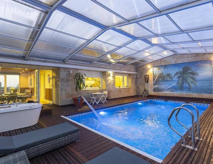 Casa rural para 16 personas, con Balcón y Jacuzzi además de Terraza y Jardín en Oyambre - 2