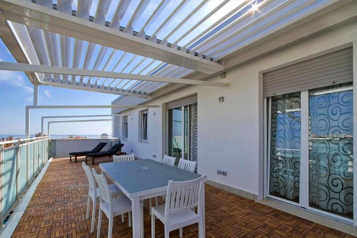 Gîte pour 7 personnes, avec vue et balcon à Misano Adriatico - 4