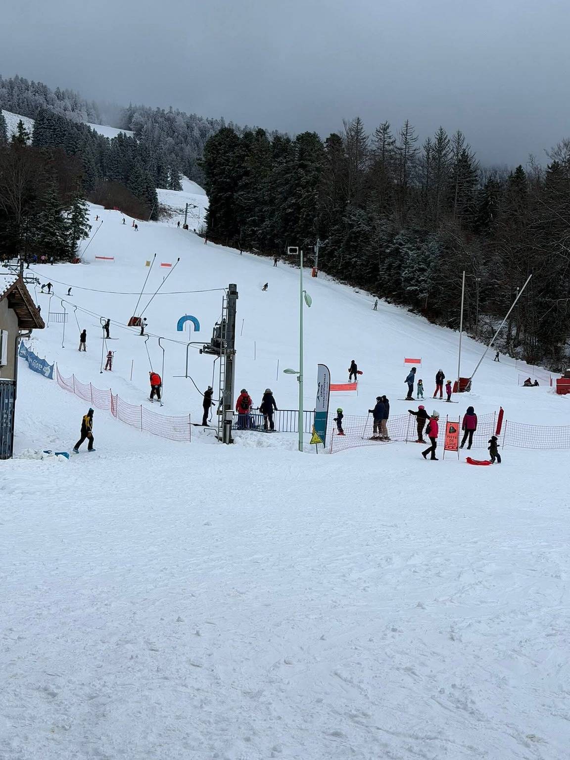 Chambre d’hôtes « Room - Les loups bleus » avec climatisation in Rossillon, Belley