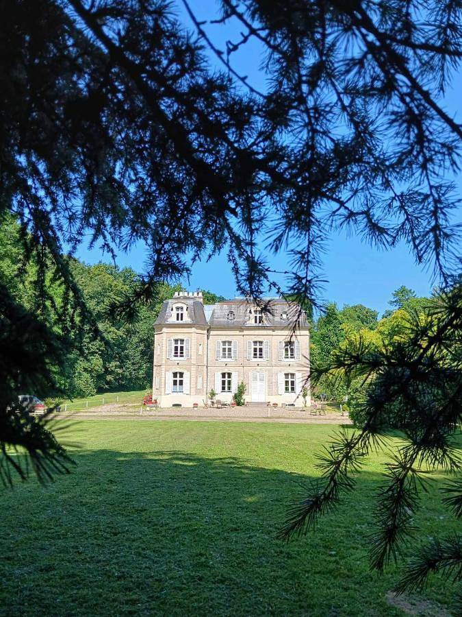 Gîte pour 2 personnes, avec Jacuzzi et Vue à Chépy