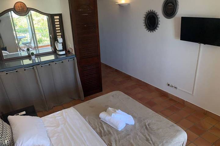 Gîte pour 2 personnes, avec piscine et balcon dans Anse de Tartane - 3