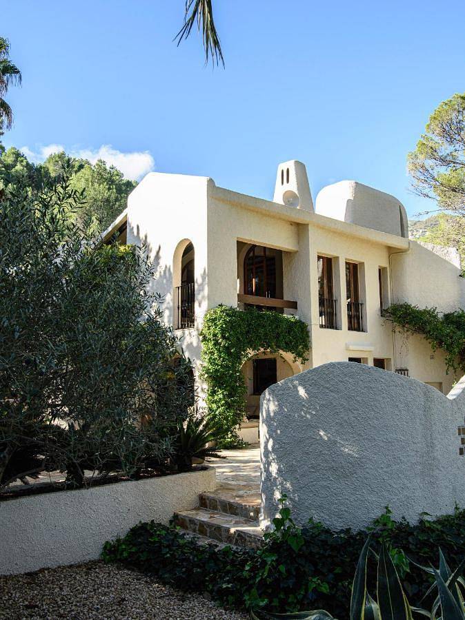 Location de vacances pour 7 personnes, avec jardin ainsi que vue et piscine à Parcent