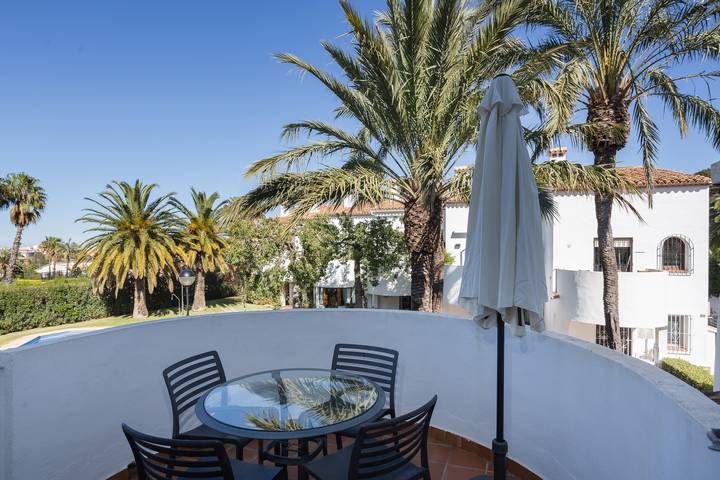 Ganze Wohnung, Ferienhaus 'Denia Encantadora' mit Gemeinschaftspool, WLAN und Klimaanlage in Montgo, Dénia