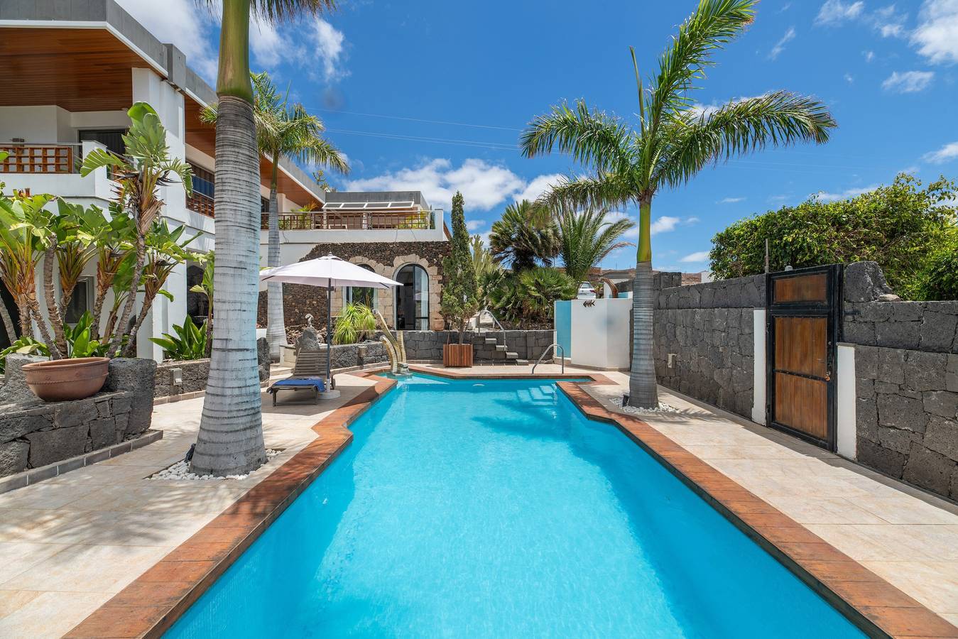 Ganze Wohnung, Ferienwohnung 'Bianca Tajinaste' mit Meerblick, privater Terrasse und Wlan in Las Breñas, Yaiza