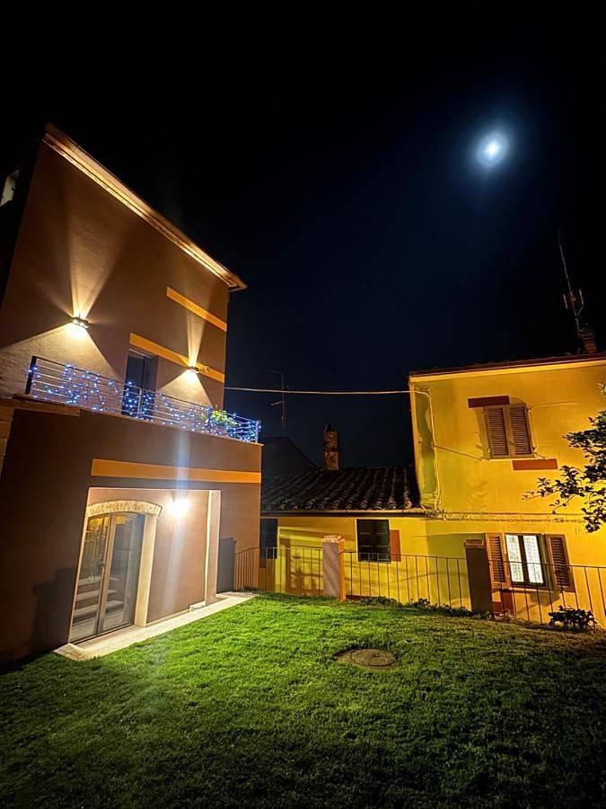 Location de vacances pour 7 personnes, avec jardin ainsi que vue et balcon dans Ghizzano