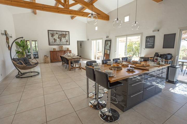 Location de vacances pour 12 personnes, avec jardin et terrasse à Cabrières-d'Avignon - 3