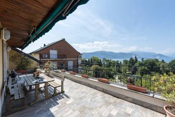 Gîte pour 6 personnes, avec vue sur le lac et terrasse à Laveno-Mombello