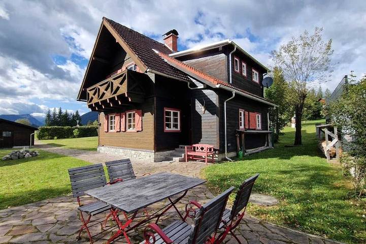 Ferienhaus für 5 Personen, mit Balkon und Garten