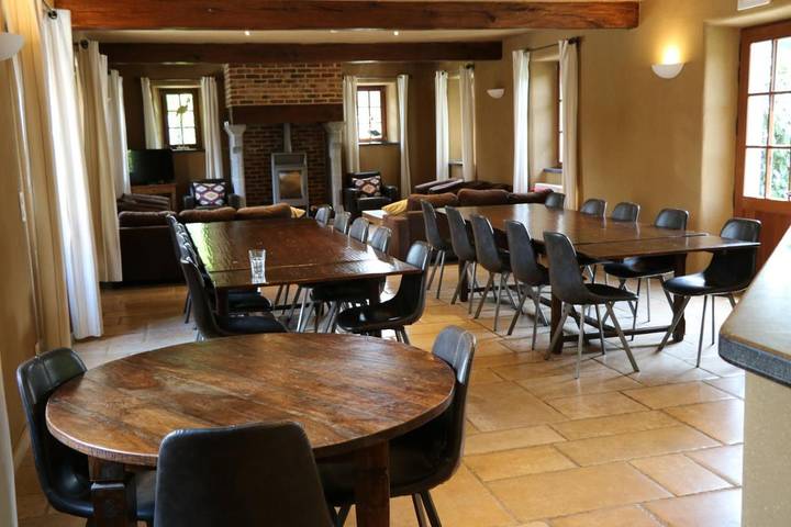 Location de vacances pour 20 personnes, avec sauna et piscine ainsi que vue et jardin, animaux acceptés à Beauraing - 4