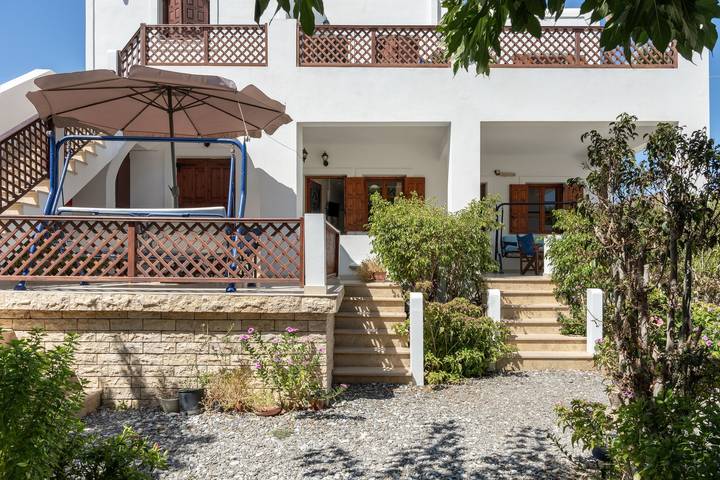 Entire apartment, Apartment 'Studios Asterias 3' with Shared Terrace, Wi-Fi and Air Conditioning in Astypalea
