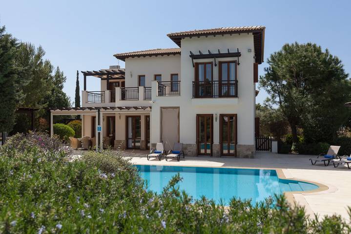 Holiday rental for 10 people, with garden and pool as well as children pool, child-friendly in Aphrodite Hills