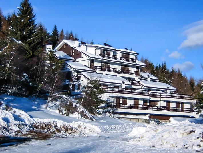Location de vacances pour 8 personnes, avec terrasse ainsi que vue et jardin, animaux acceptés à Teglio