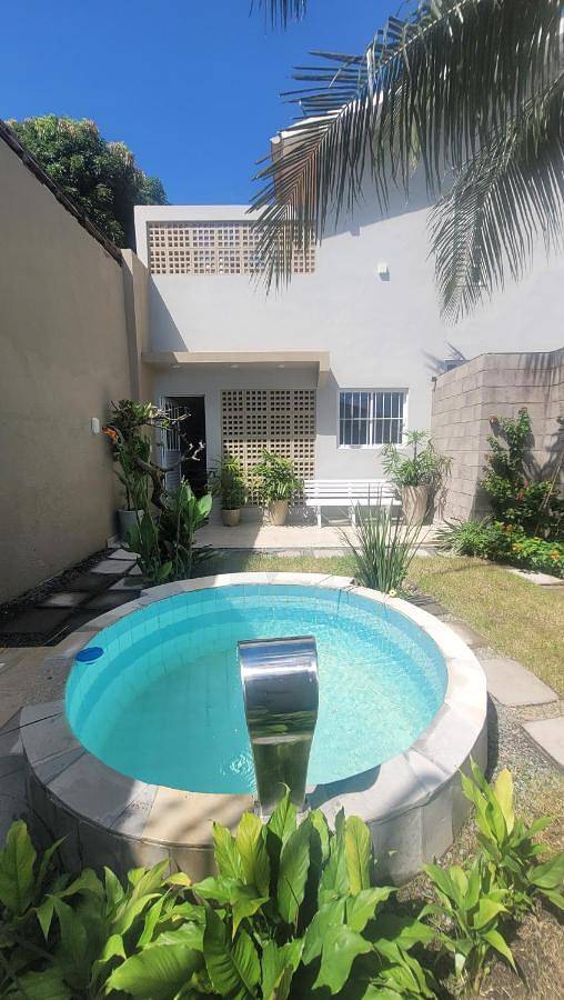 Casas e apartamentos de temporada para 2 pessoas, com vista e piscina e ainda jardim em São Luís