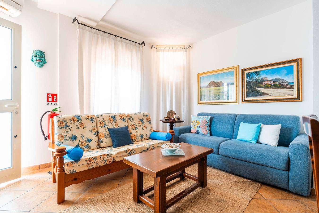 Entire apartment, Apartment 'Pitzalis' with Sea View, Balcony and Air Conditioning in Crabonaxa/Villasimius, Villasimius