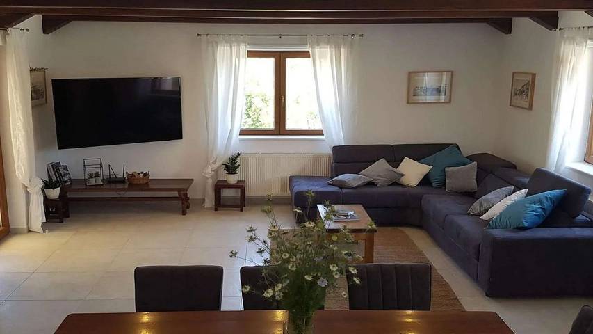 Ferienhaus für 8 Personen, mit Garten und Terrasse in Supetar