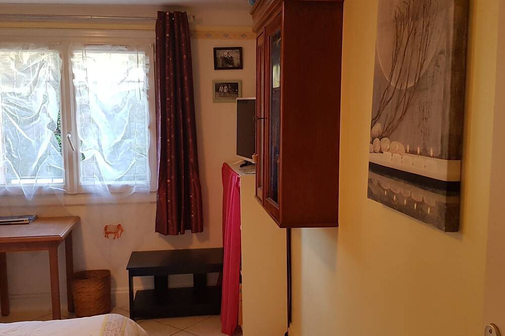 Appartement entier, Près de Paris, Essonne, Petit Appartement Indépendant. Rer B Lozère in Villebon-sur-Yvette, Essonne