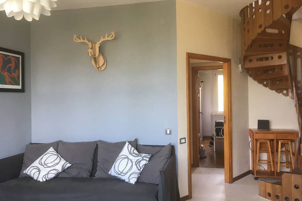 Ferienhaus mit Meerblick auf einem Hügel in San Costanzo, Valle del Metauro