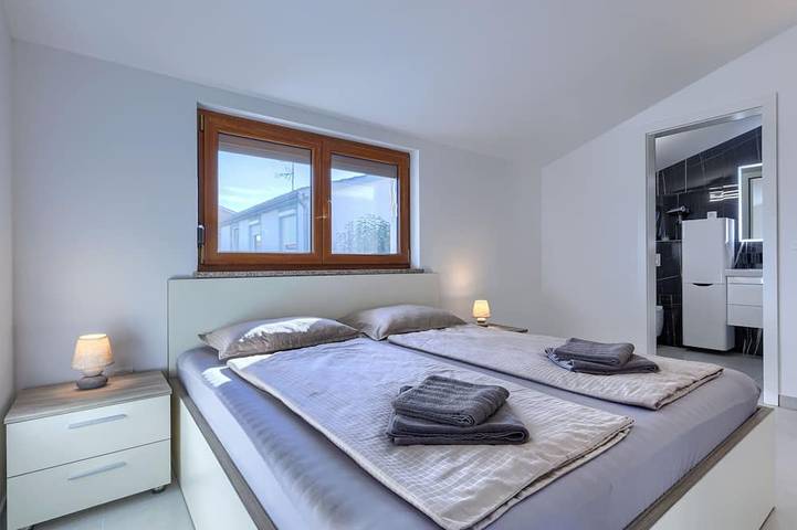 Ferienhaus für 10 Personen, mit Terrasse und Pool in Nova Vas - 3