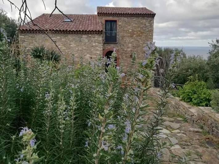 B&b per 3 persone, con terrazza e panorama nonché giardino in Cilento