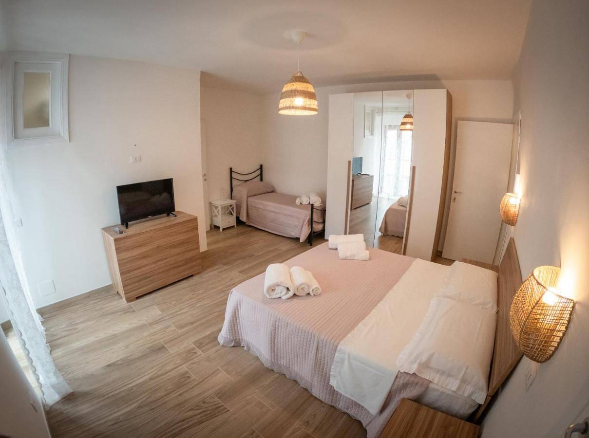 Triple Room with Private Bathroom in Pratola Peligna, Province de l'Aquila
