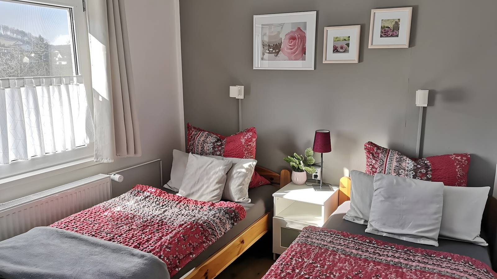 Ganze Wohnung, Diemelseeholiday romantische Fewo mit Balkon im Sauerland Nähe Willingen Winterberg in Diemelsee, die Mittelgebirge
