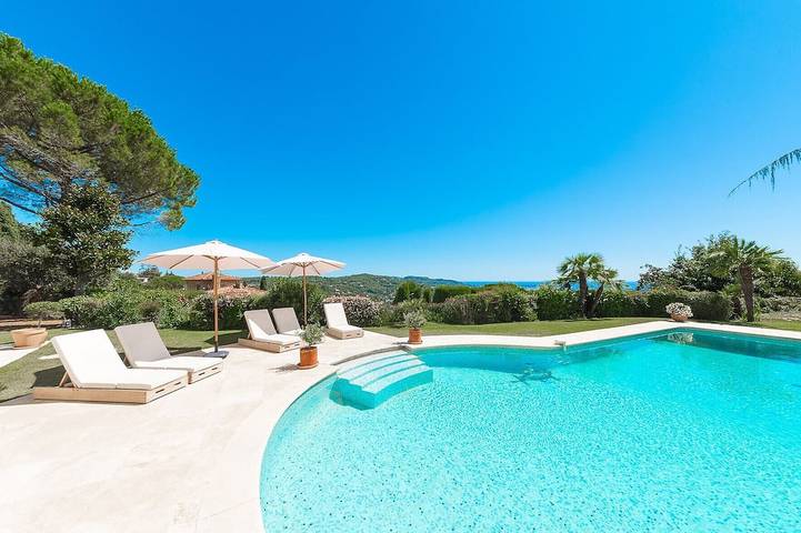 Villa für 10 Personen, mit Terrasse und Garten