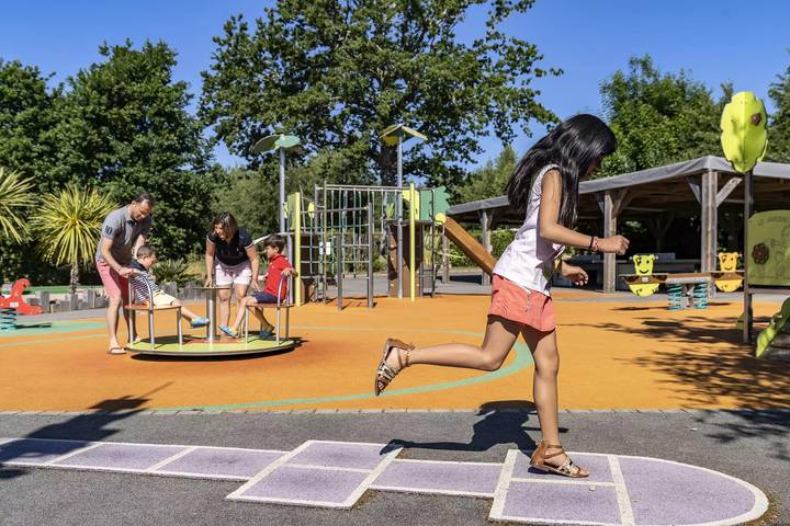 Camping pour 6 personnes, avec piscine et terrasse, animaux acceptés à La Trinité-sur-Mer - 3