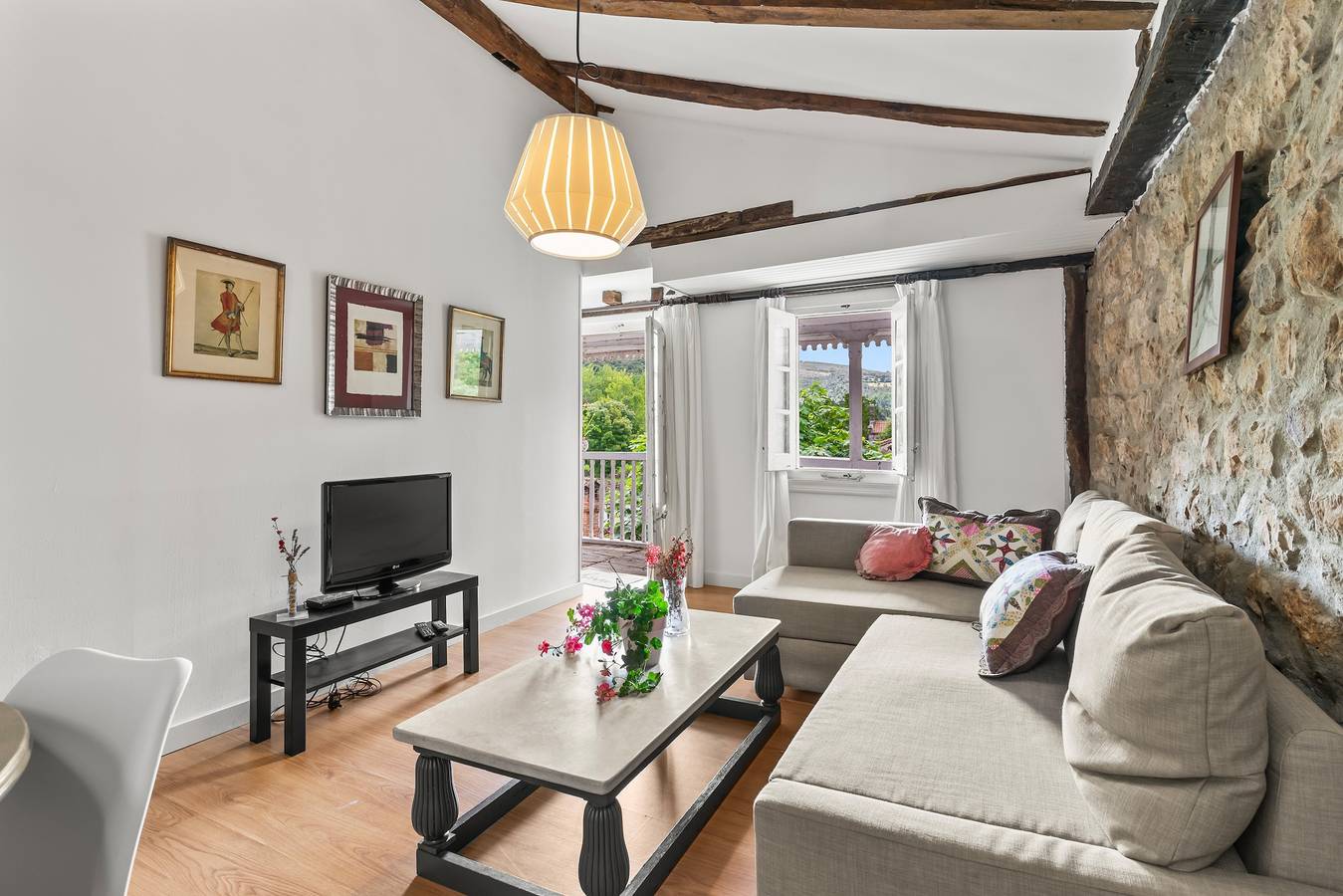 Casa Las Indianas 'Apartamento 3' con vistas a la montaña, jardín privado y Wi-Fi in Renedo de Cabuérniga, Cabuérniga