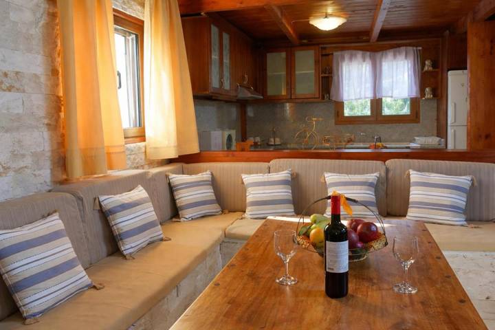 Location de vacances pour 6 personnes, avec vue et jardin ó Zarós