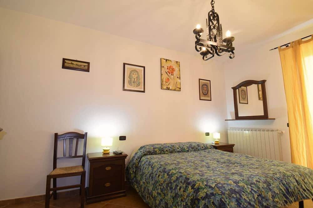 Stunning private villa for 6 people with Wifi, hot tub, A/C, Tv, terrace and pets allowed in Gioiosa Marea, Messina Province