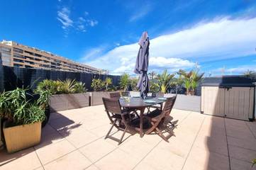 Gîte pour 6 personnes, avec terrasse dans Port De Saint Cyprien