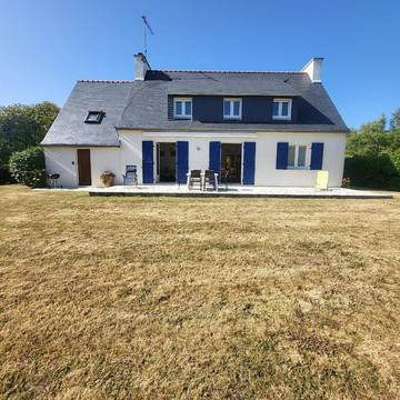 Gîte pour 8 personnes, avec terrasse ainsi que jardin et vue dans Plage Kerambigorn