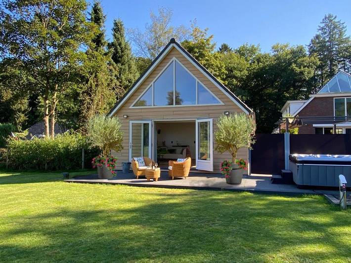 Chambre d’hôte pour 4 personnes, avec Terrasse ainsi que Jardin et Vue dans Drenthe