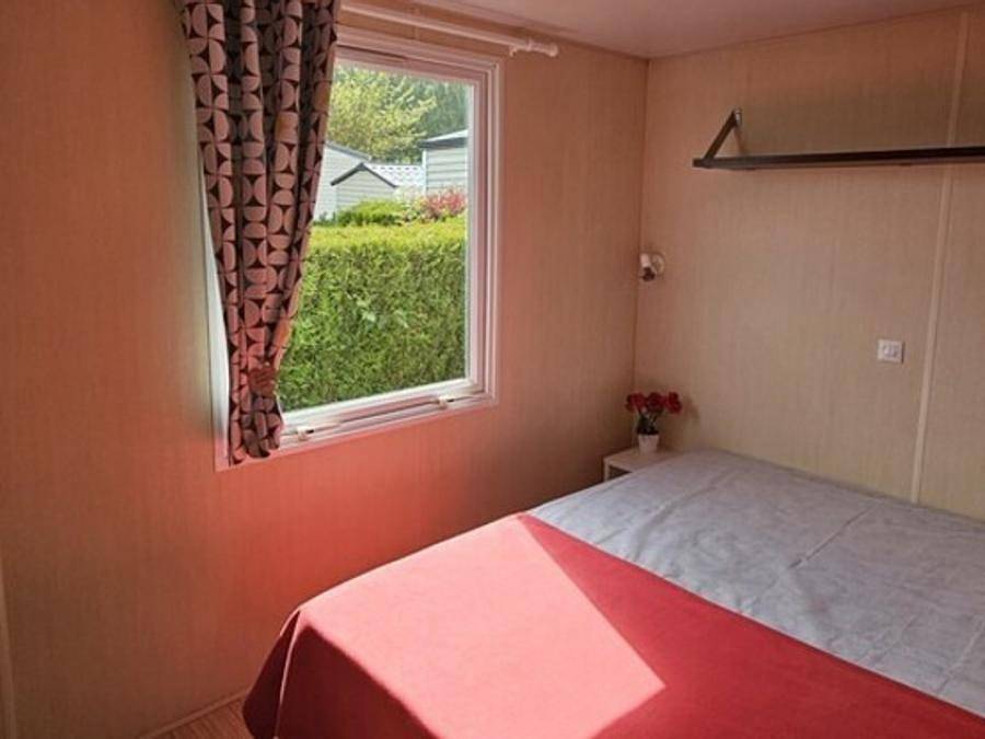Camping Ushuaïa Villages Rives d'Olt et Aubrac - Mobile home 4 persons - Mh Eco 2 bedrooms 4 people in Saint-Geniez-d'Olt-et-d'Aubrac, Massif Central