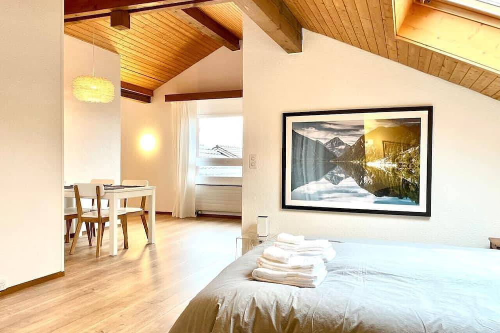Ganze Wohnung, Relaxed Loft Stay Between Lake & Mountains in Leissigen, Thunersee