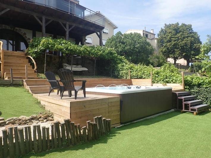 Location de vacances pour 2 personnes, avec balcon et jardin à Champis - 2