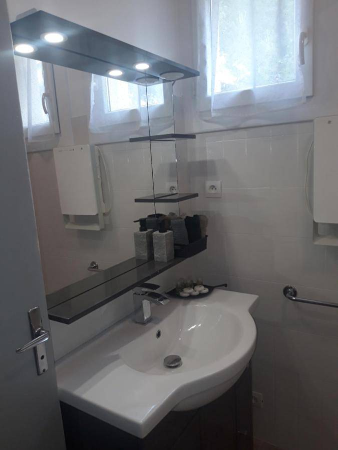 Gîte pour 6 personnes, avec balcon et vue à Sausset-les-Pins - 3