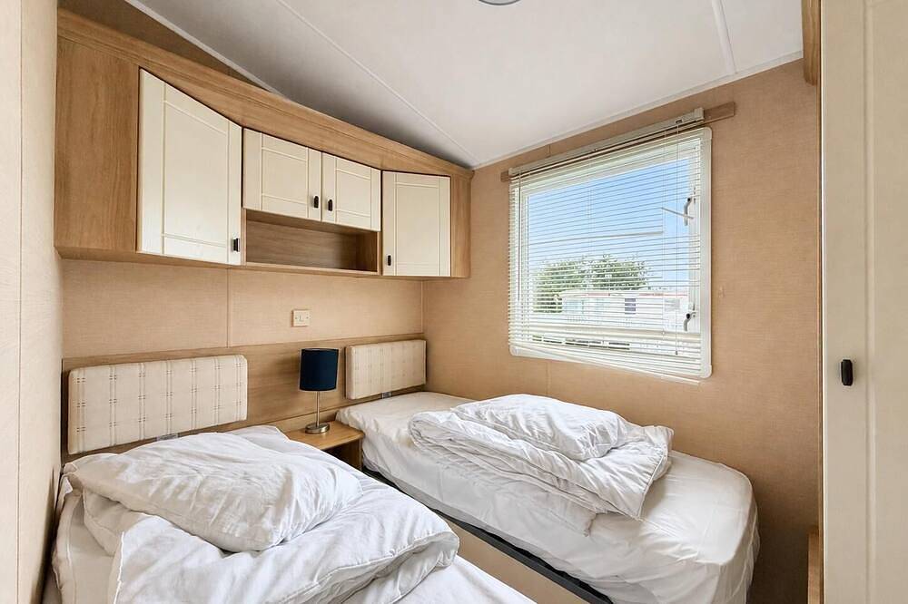 Stunning 6 berth caravan for hire in Norfolk, close to the beach, in California (Great Yarmouth), Great Yarmouth