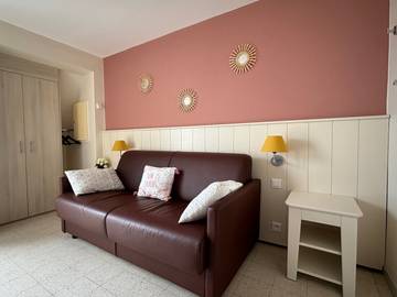Gîte pour 4 personnes, avec piscine et terrasse dans Plage De La Falaise