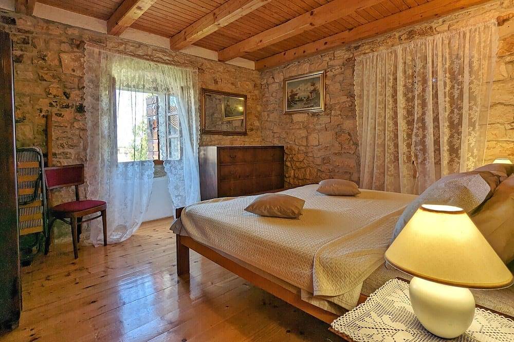 Ferienhaus mit Pool und wunderschöner Terrasse in Svetvinčenat, Zentralistrien