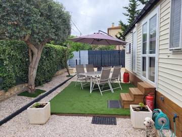 Gîte pour 4 personnes, avec jardin ainsi que piscine et vue, animaux acceptés à Sigean