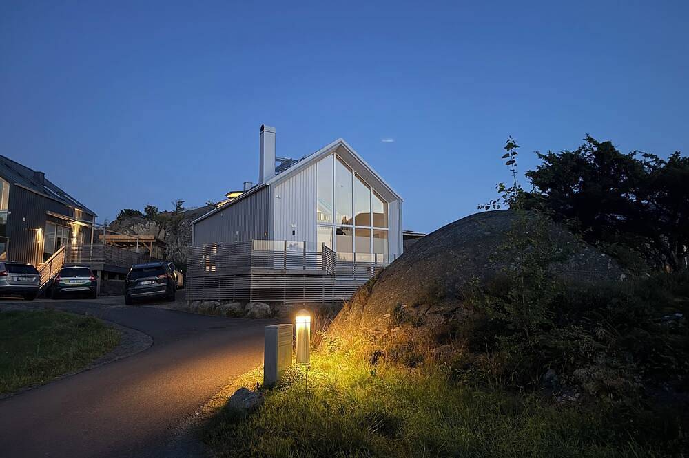 Modern 3 bedroom house with sea access, close to Gothenburg in Bohuslän