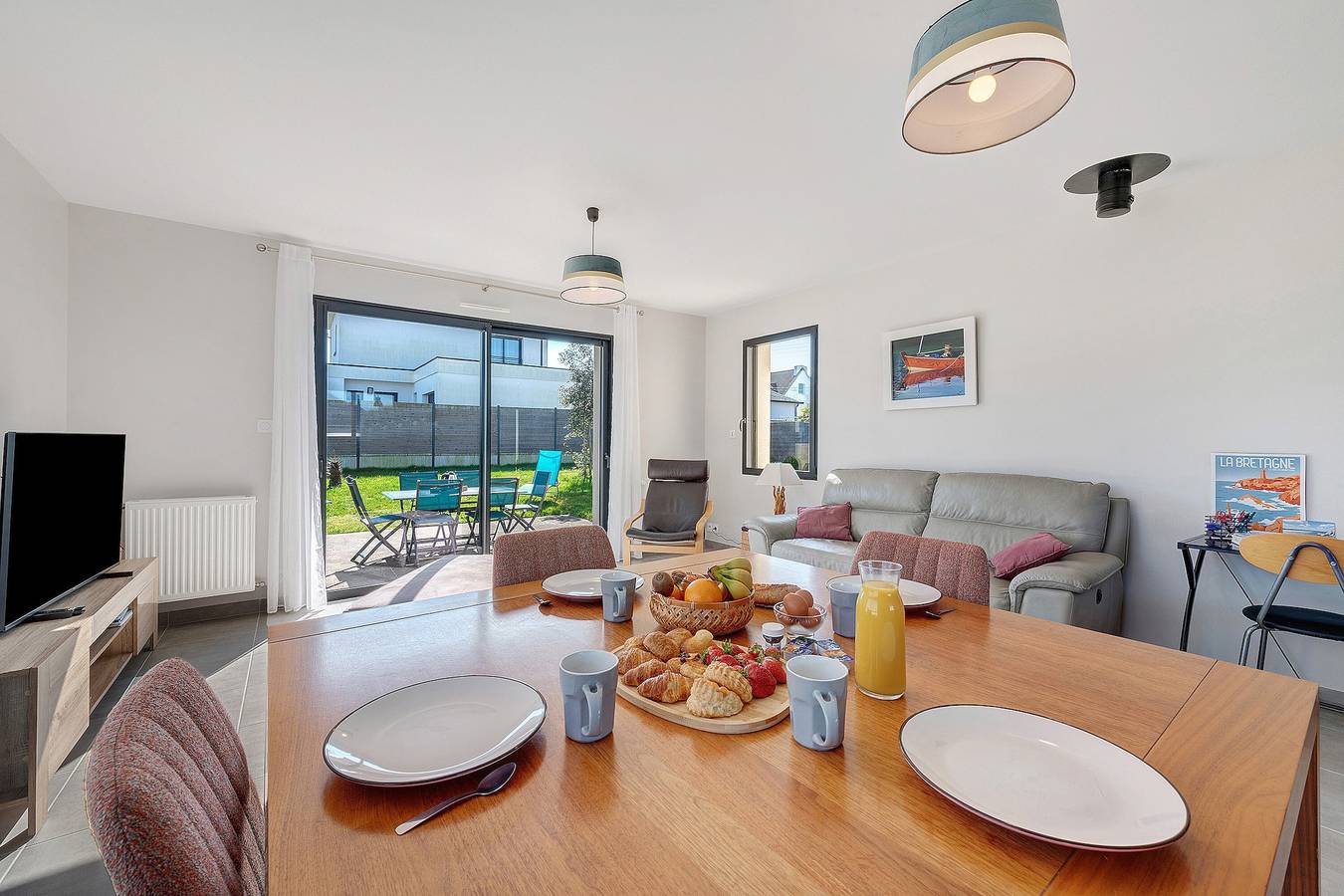 Maison de Vacances Ty Cath - En Bord De Mer, Terrasse, Jardin et Wi-Fi in Guissény, Région de Brest