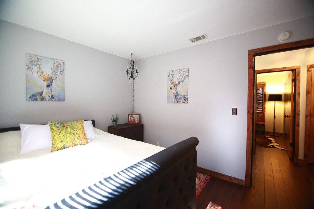 Cabin for 8 Guests in Blue Jay, San Bernardino County