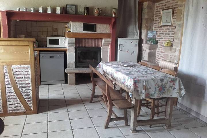 Gîte pour 8 personnes, avec jardin à Sainte-Colombe (Lot) - 2