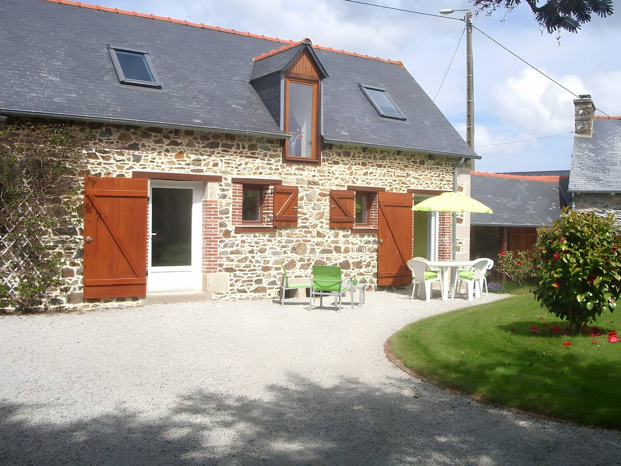 Maison de vacances « Le Nid du Goéland » avec terrasse privée, jardin commun et Wi-Fi in Lantic, Côte de Goëlo
