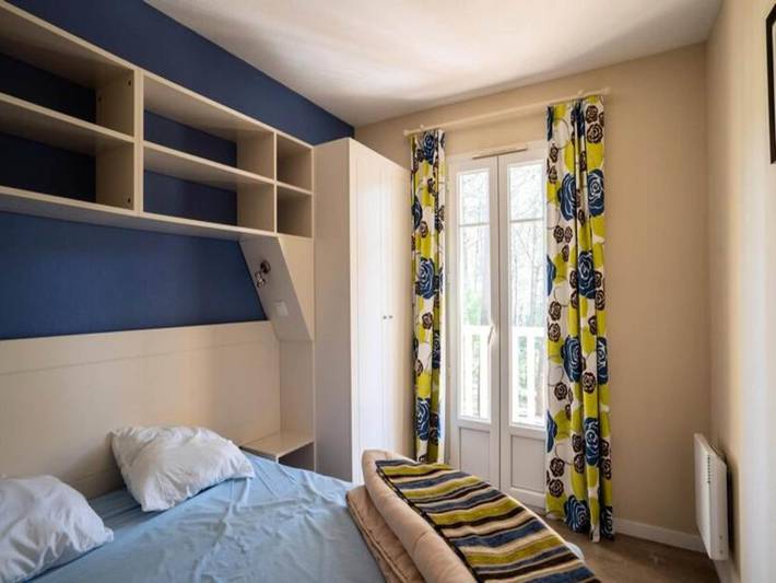 Gîte pour 8 personnes, avec piscine et jardin, adapté aux familles dans Golf de la Méjanne - 3